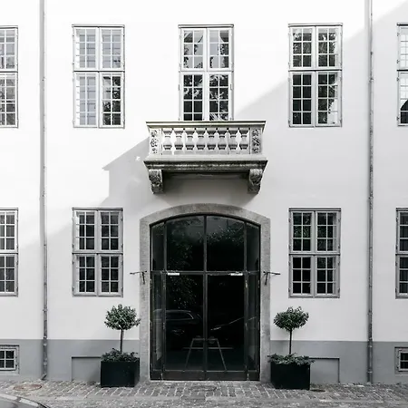 With Private Terrace Apartment *